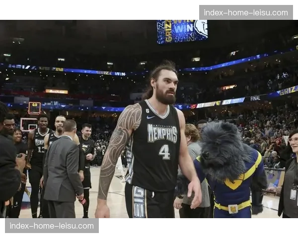 战术图解：灰熊如何利用亚当斯高位掩护破解爵士防守